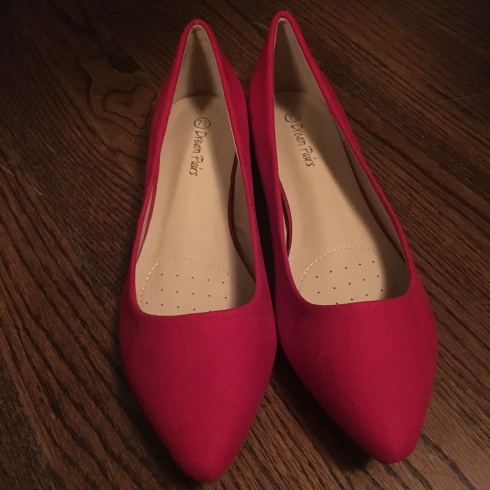 BRAND NEW Red pointed toe flats